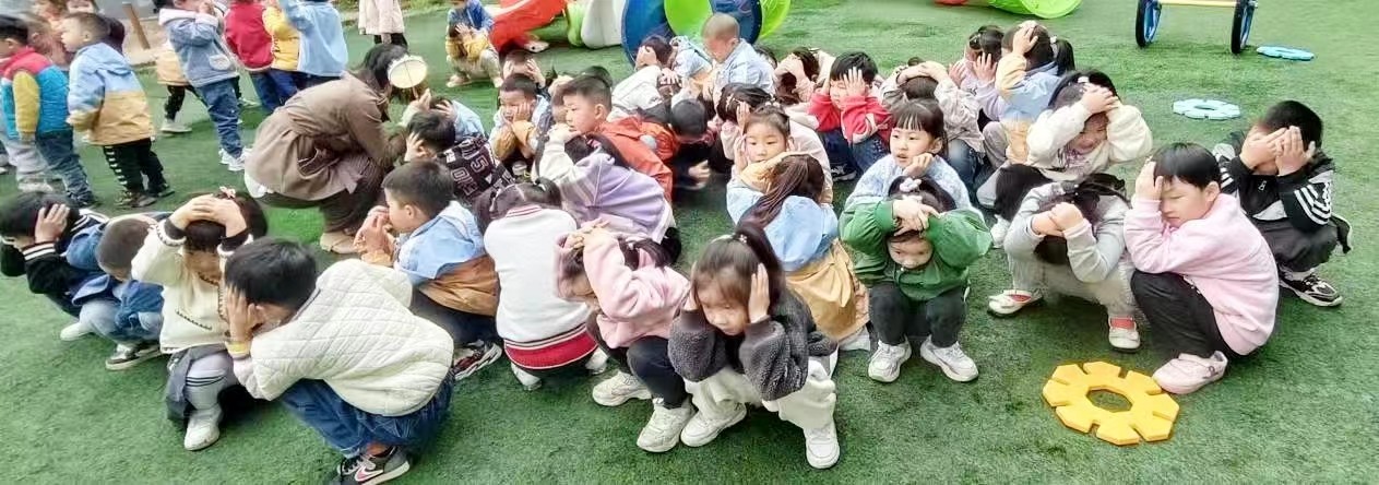 開(kāi)展防震減災(zāi)疏散演練