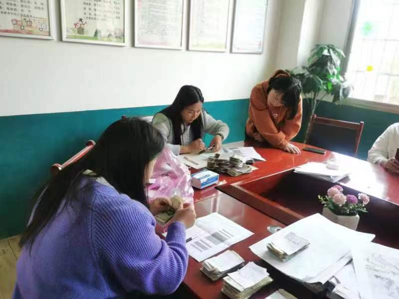 “匯聚愛心，傳遞真情 ”