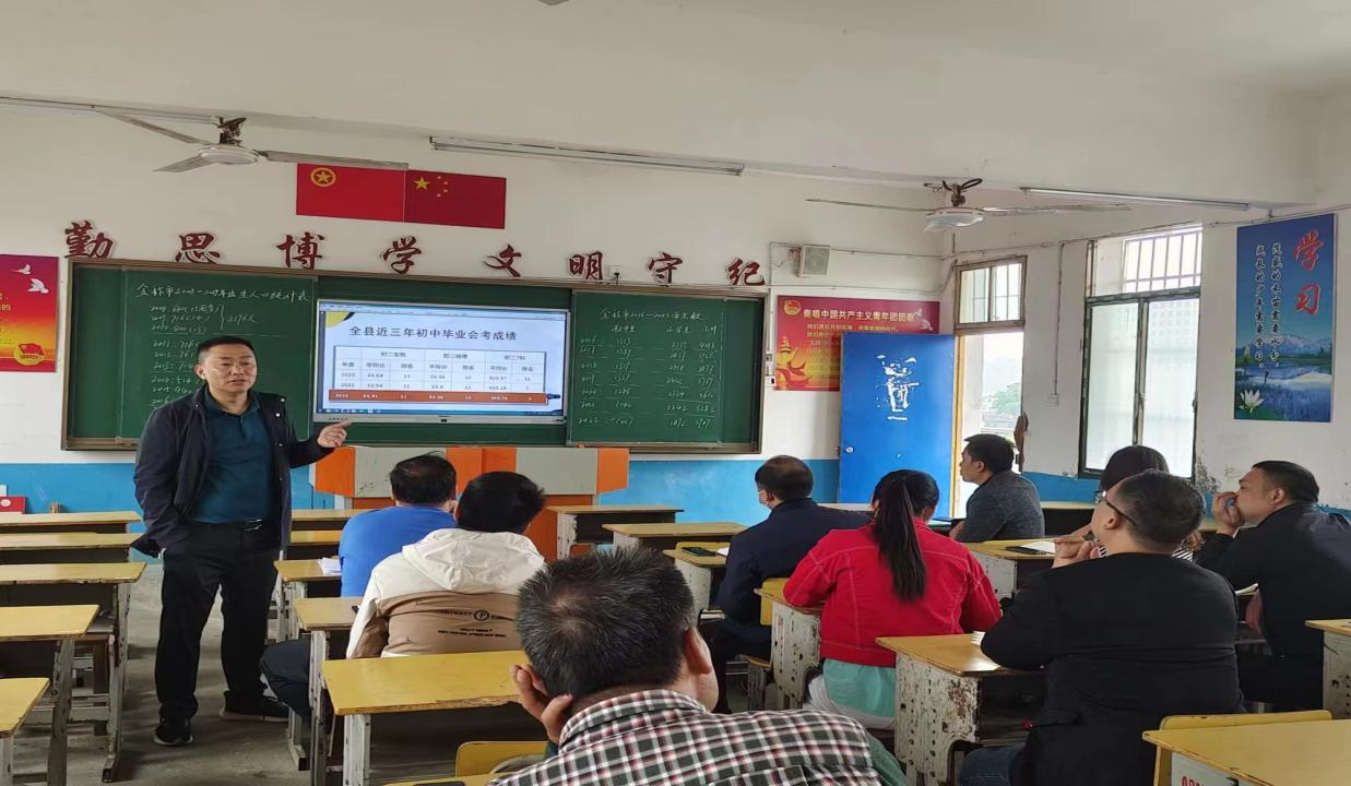 探索“鄉(xiāng)管校聘”改革  激發(fā)教育教學(xué)活力