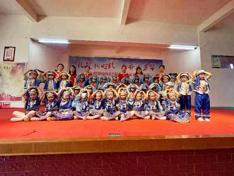 禮贊新時(shí)代，書香展芳華