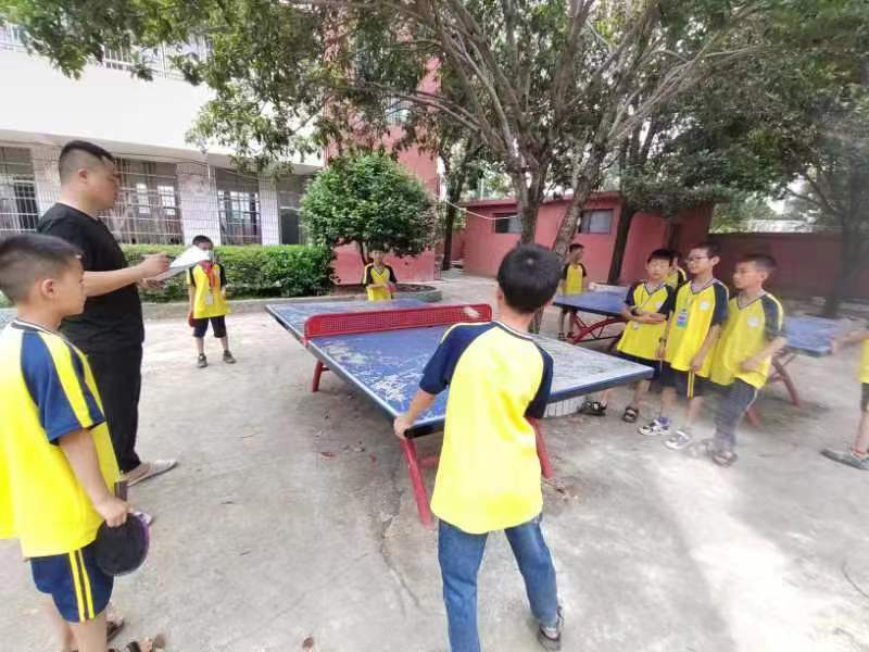 下花橋鎮(zhèn)中心完全小學舉行陽光體育運動競賽