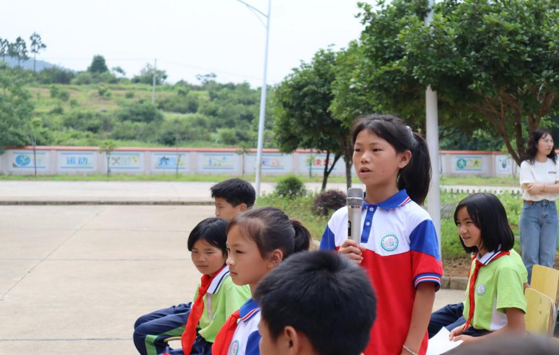 酈家坪鎮(zhèn)鎮(zhèn)長(zhǎng)唐林強(qiáng)到 姚家鋪小學(xué)開(kāi)展防溺水安全教育