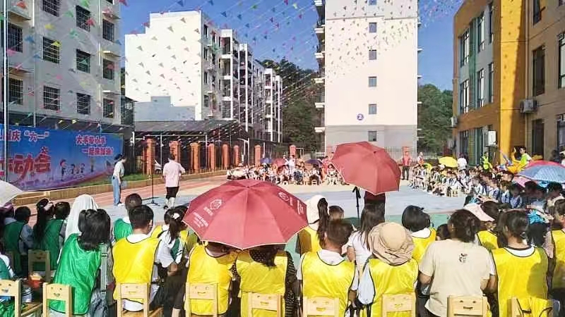 白沙中心小學(xué)老師參加幼兒園親子家長會，助力幼小銜接順利進(jìn)行