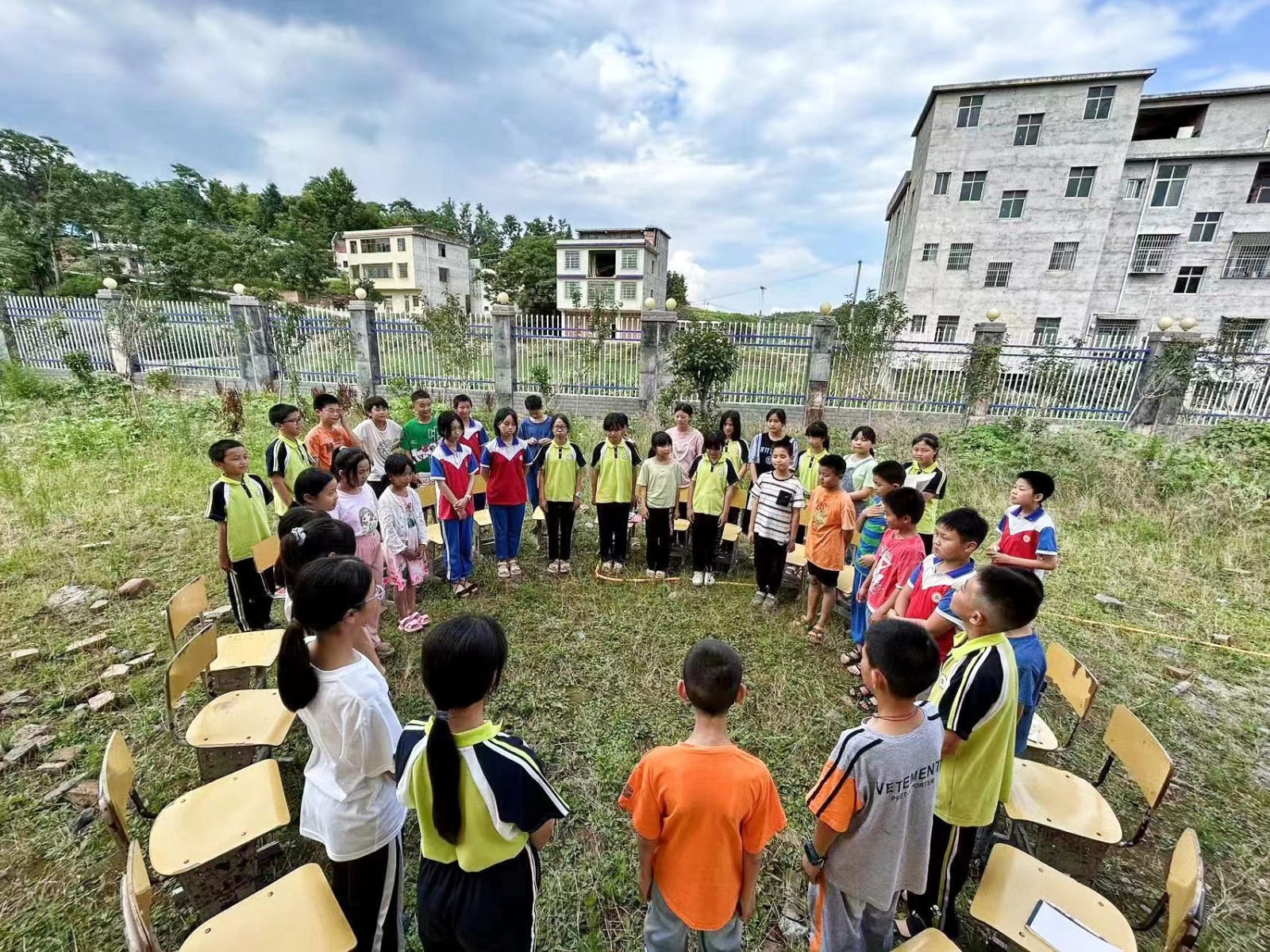 蔡橋鄉(xiāng)中心完小舉行防溺水安全演練活動