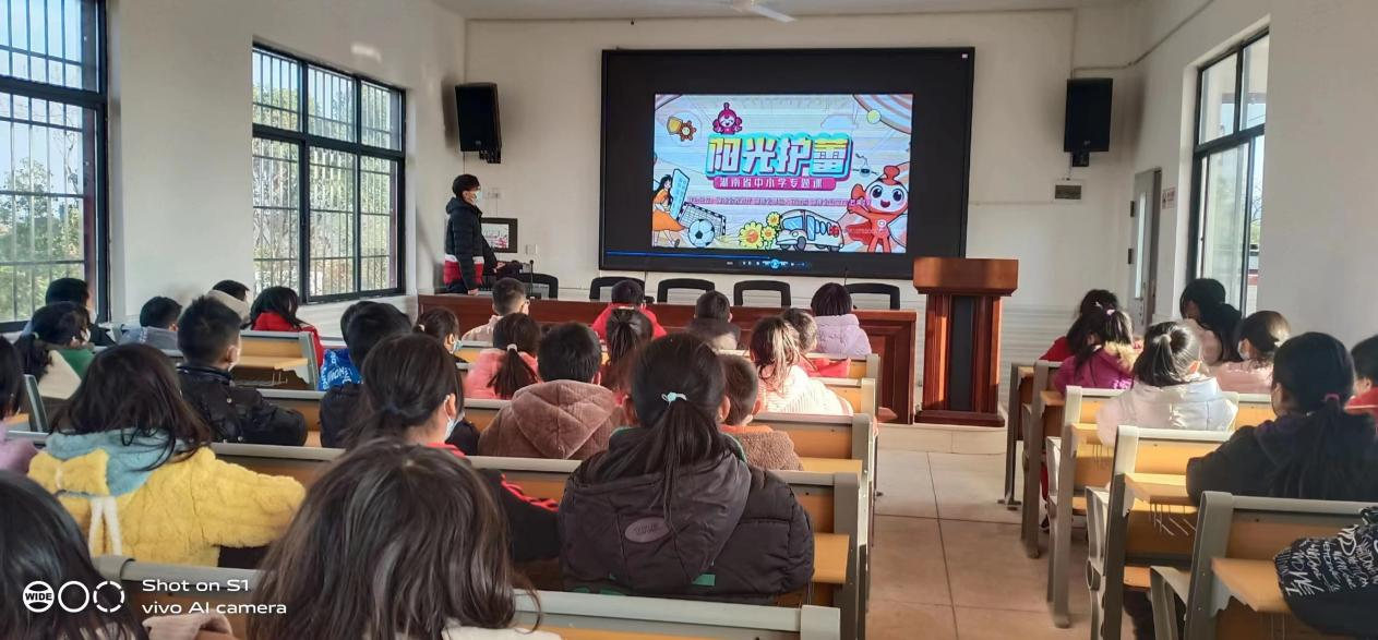 扎牢德育之根，立穩(wěn)安全之本