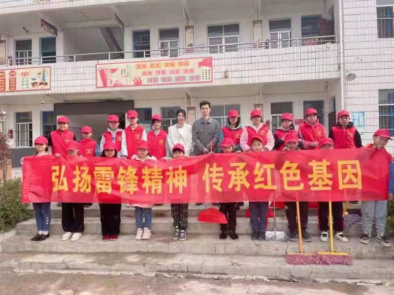 李艷玲老師德育工作事跡