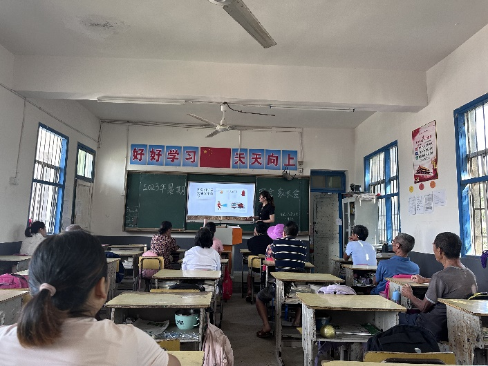 河伯鄉(xiāng)石塘小學(xué)召開(kāi)暑期安全教育家長(zhǎng)會(huì)