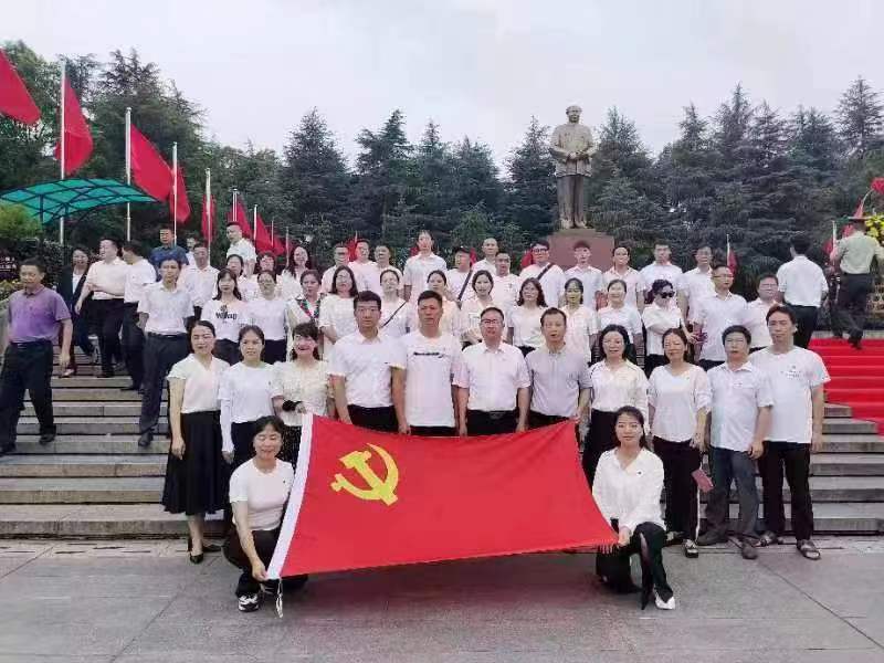 偉人故里表初心，堅(jiān)定信仰擔(dān)使命