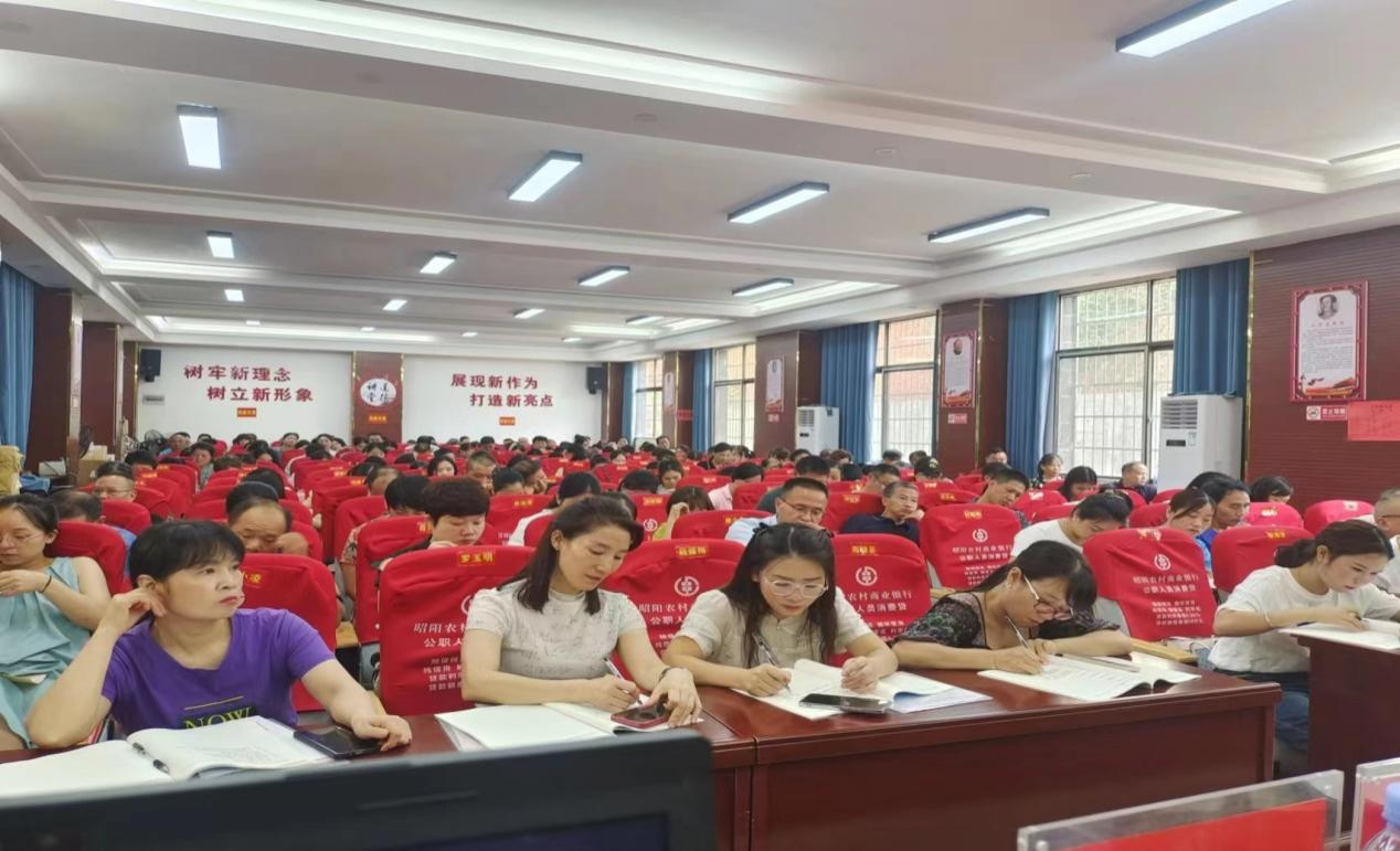 沐師風(fēng)明理力行      蘊(yùn)師德樂教勤業(yè)