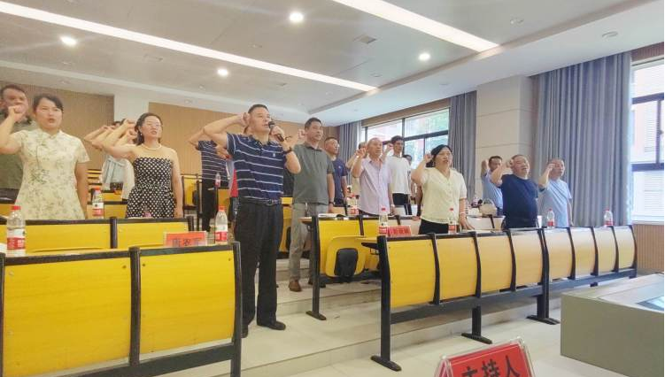 大抓教育教學(xué)，狠抓質(zhì)量提升