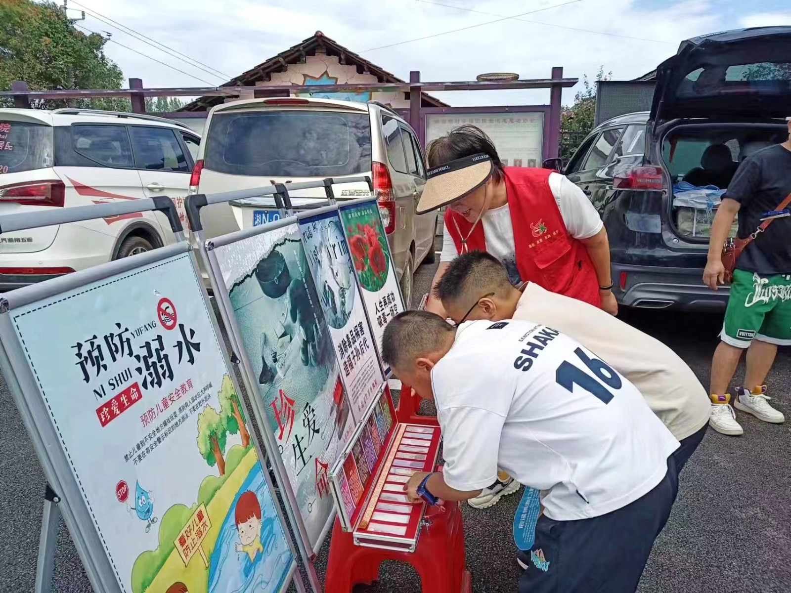 辰溪志愿服務進鄉(xiāng)村，貼心服務暖人心