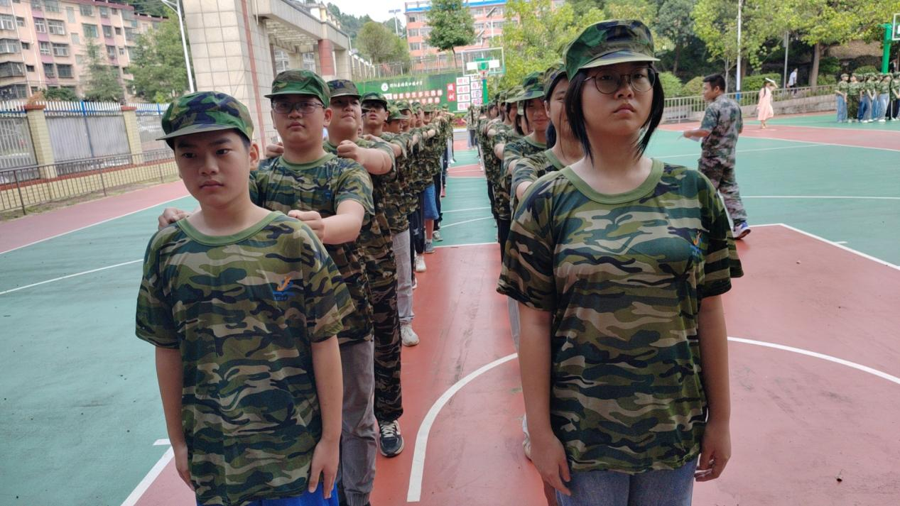 塘渡口鎮(zhèn)中學(xué)新生入學(xué)特色教育之綜訓(xùn)活動開營啦！