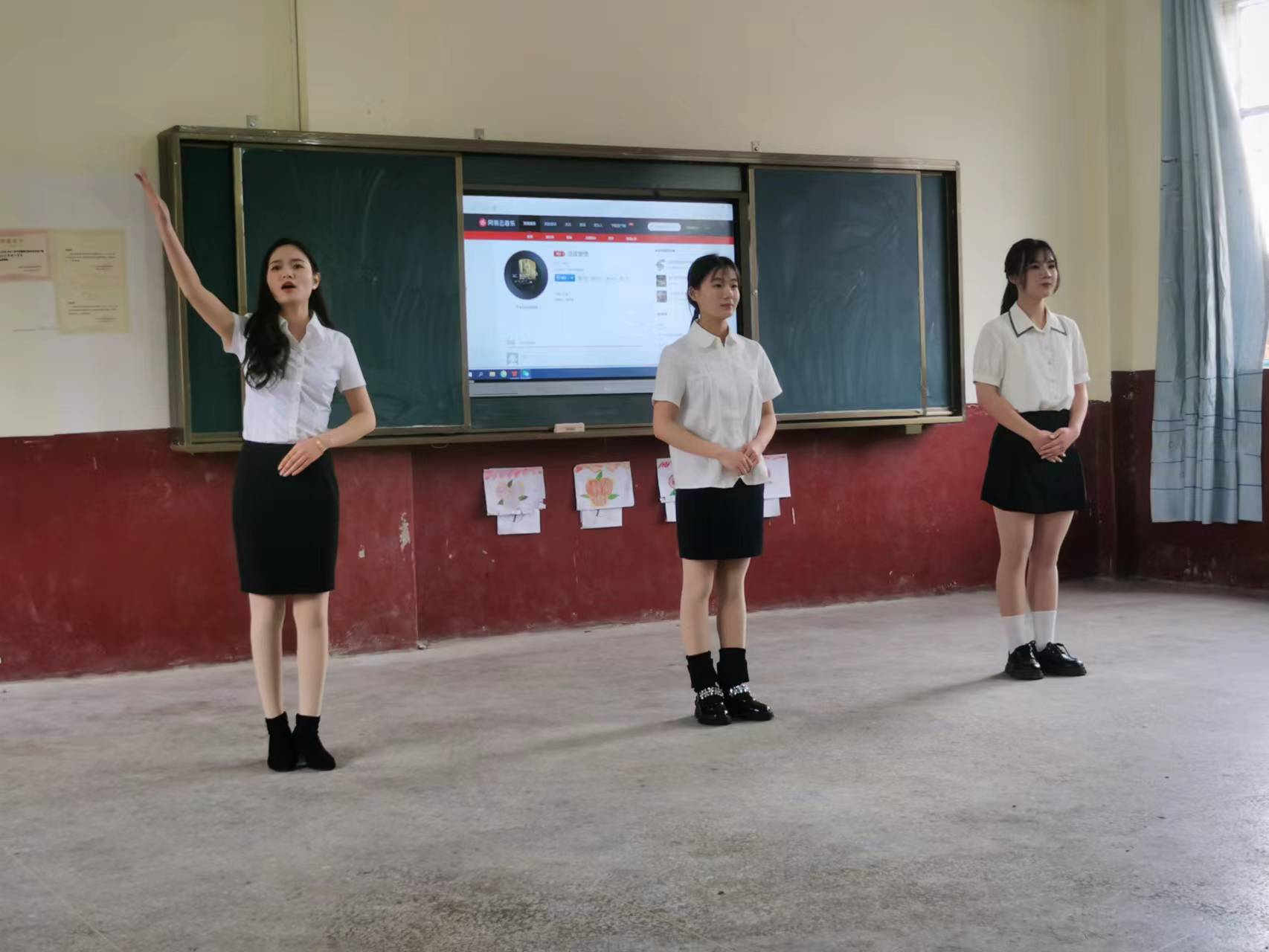 洞口縣茶場(chǎng)學(xué)校：多模式融合開(kāi)展“民族團(tuán)結(jié)一家親”活動(dòng)