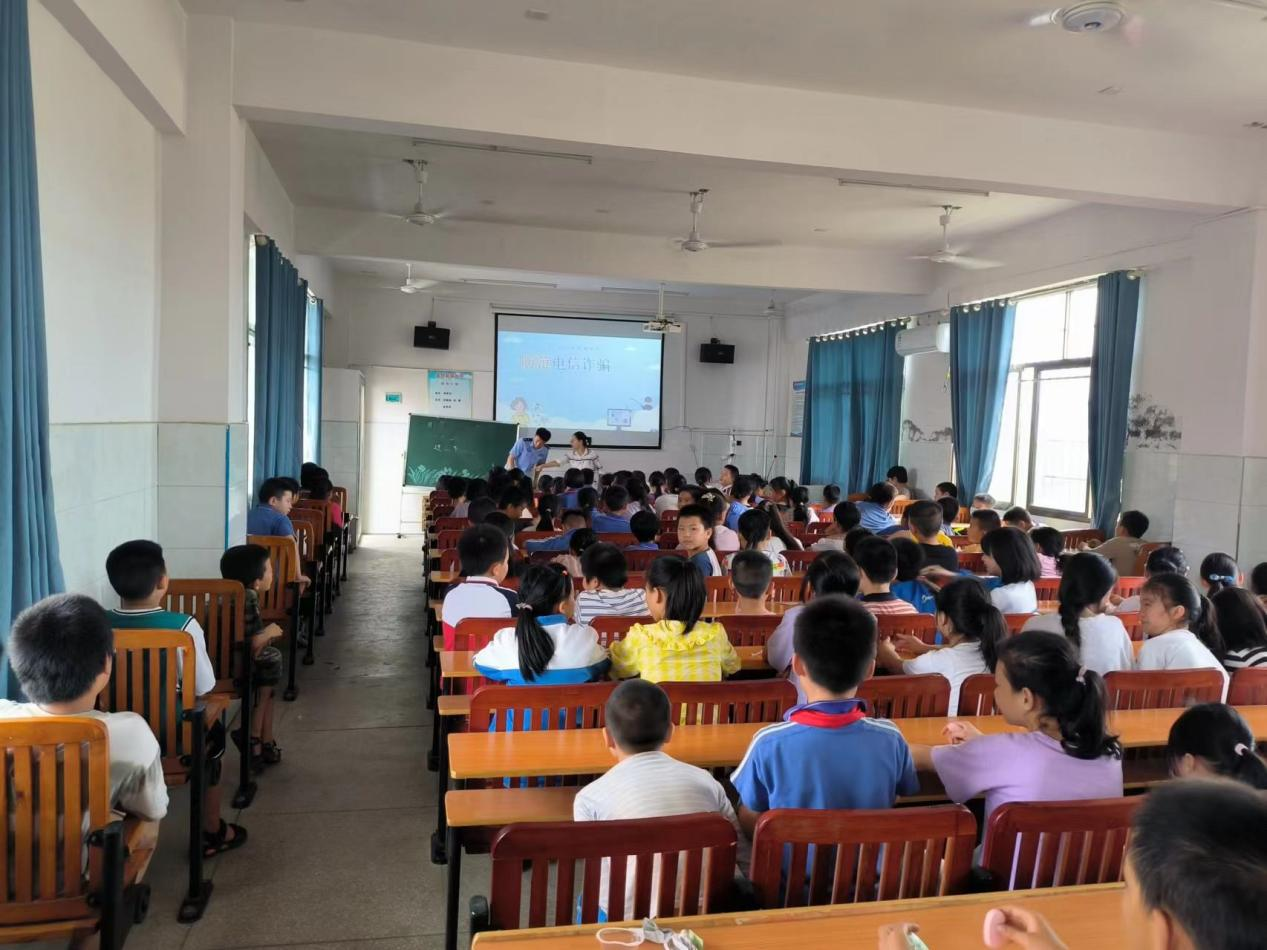 與法同行，快樂成長