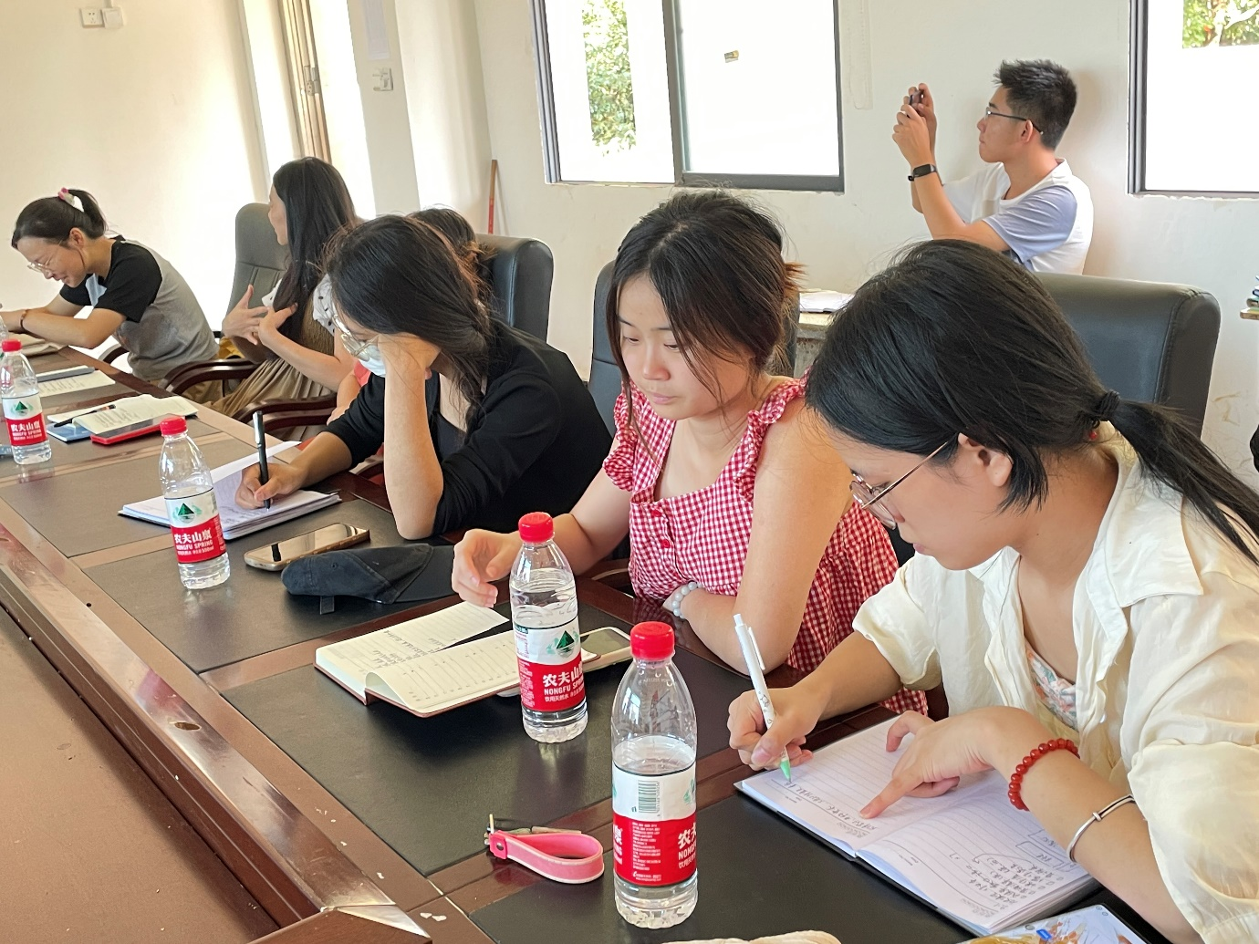 塘田市鎮(zhèn)中學開展班主任校本研修培訓