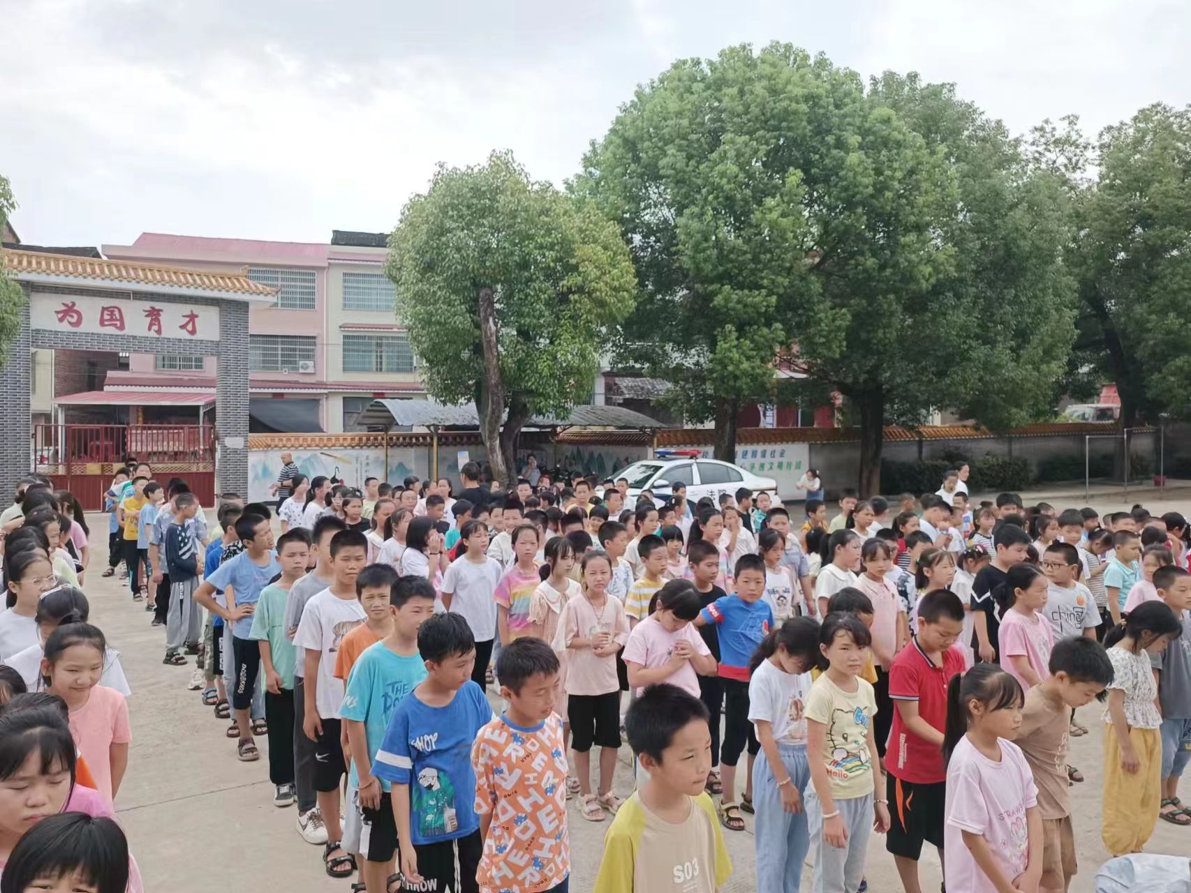 洞口縣高沙鎮(zhèn)青云完小:法制教育進課堂，法制觀念入人心