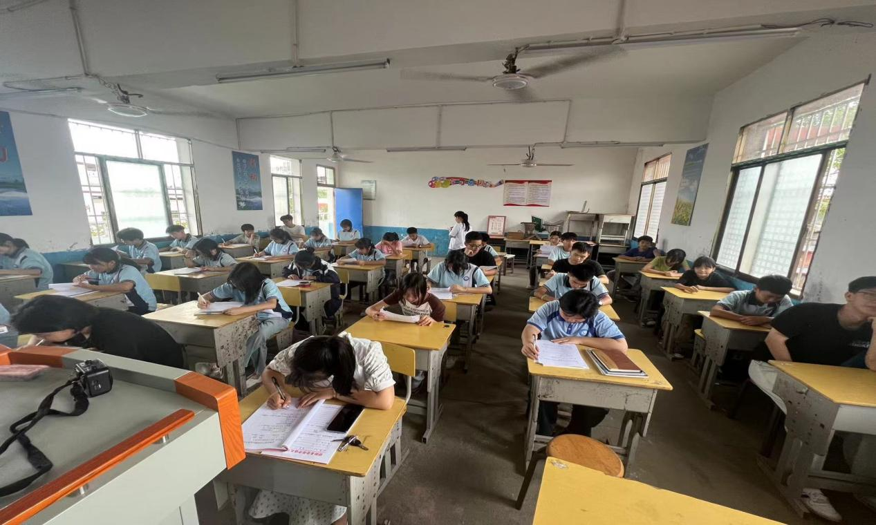 學(xué)用國(guó)家通用語(yǔ)言文字  鑄牢中華民族共同體意識(shí)