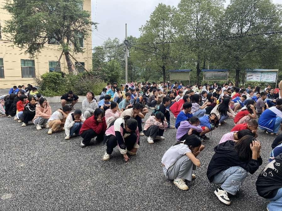 塘田市鎮(zhèn)中學消防演練