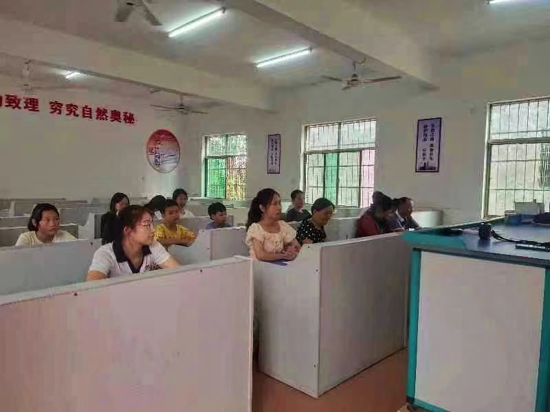 充實(shí)新生力量  豐富精神家園