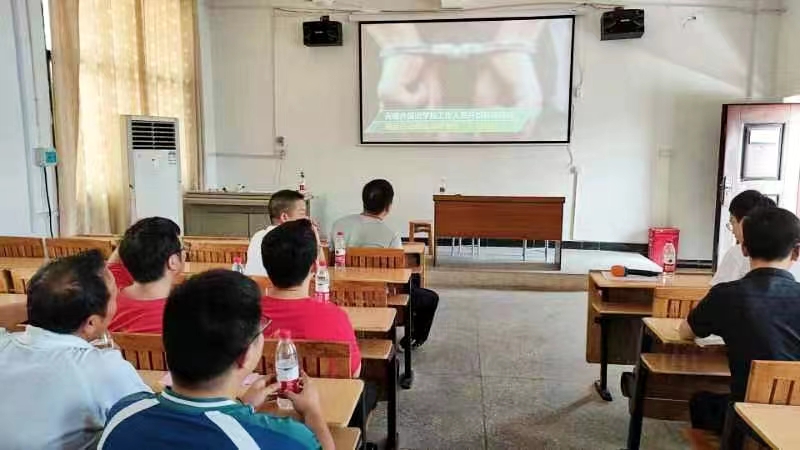 以案為鑒知敬畏，同心共育護(hù)成長(zhǎng)