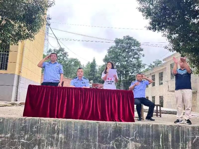 法治進校園  同心護未來