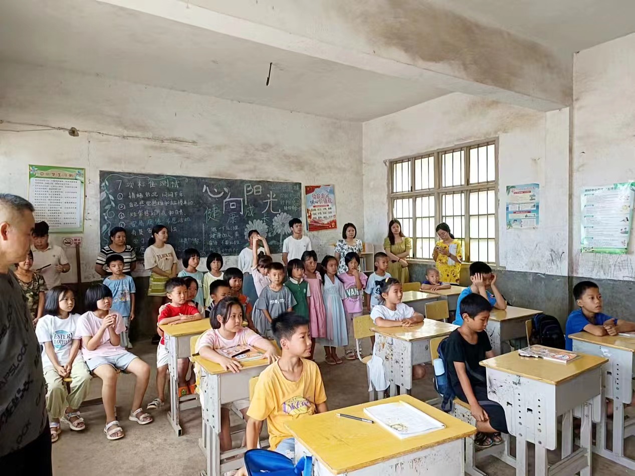 下花橋鎮(zhèn)徐家小學(xué)：法制教育進(jìn)校園