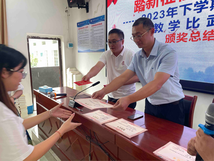 “同課”共教研，“異構(gòu)”開新花