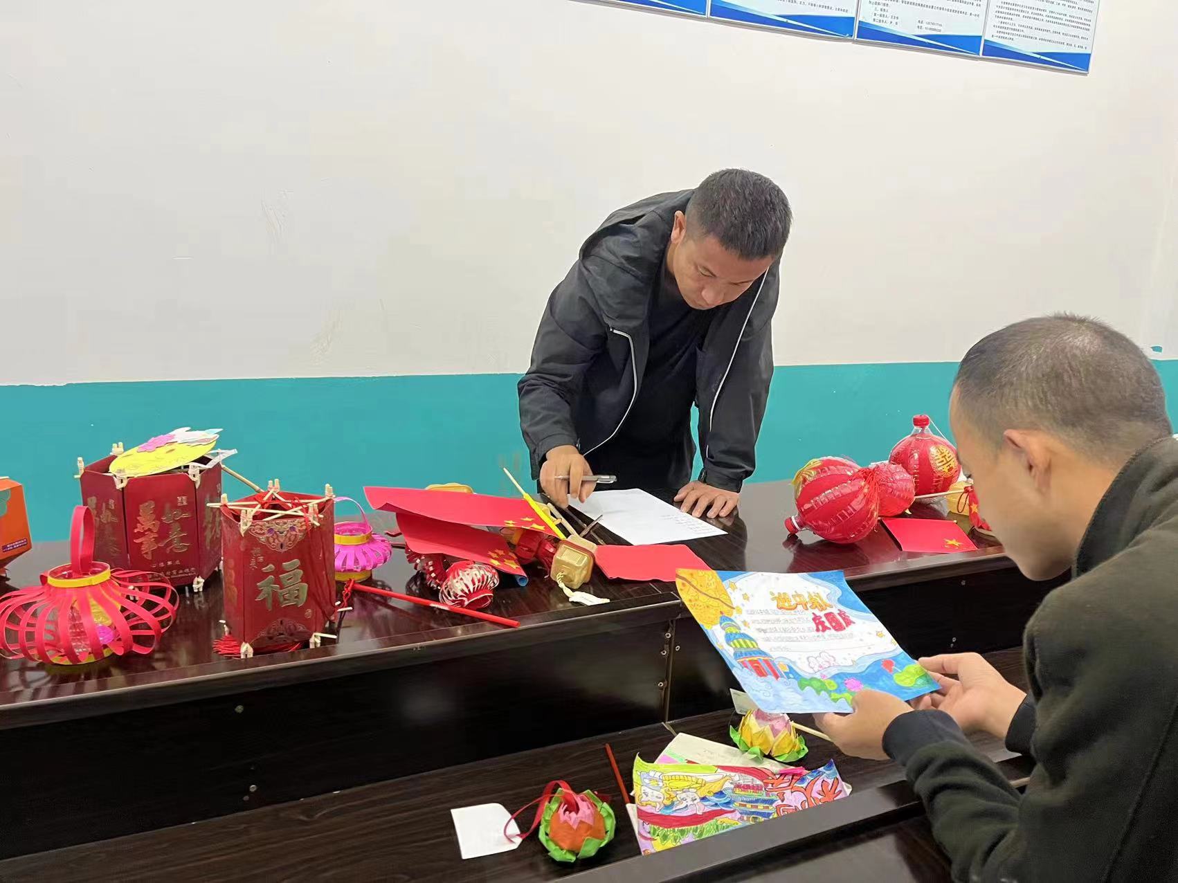 蔡橋鄉(xiāng)中心完小開展了德育實踐作業(yè)評選活動