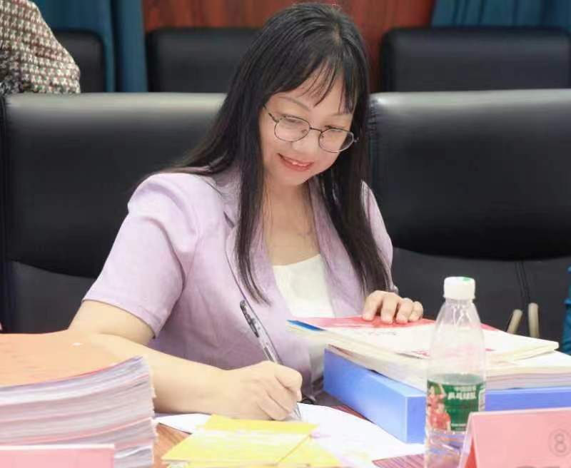 把愛的陽光灑向教育事業(yè)