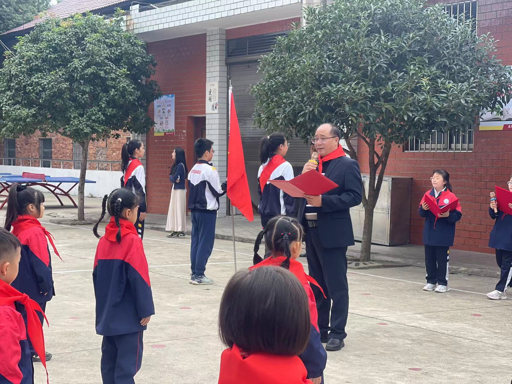 北塔小學(xué)開(kāi)展“十一三”建隊(duì)日入隊(duì)活動(dòng)