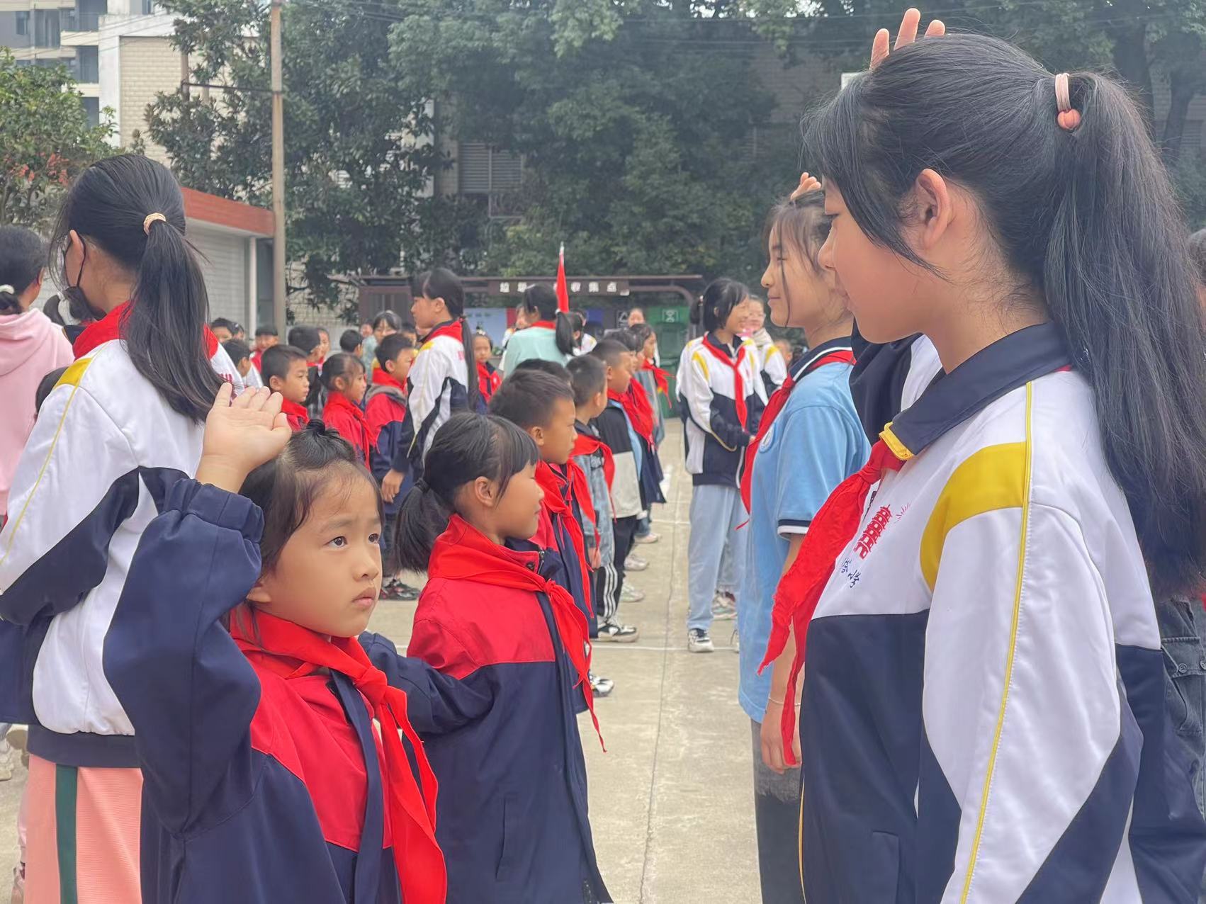 北塔小學(xué)開(kāi)展“十一三”建隊(duì)日入隊(duì)活動(dòng)