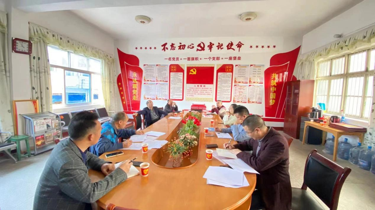 洞口縣財(cái)政局、教育局對(duì)竹市鎮(zhèn)中學(xué)開展學(xué)校公用經(jīng)費(fèi)專項(xiàng)檢查工作