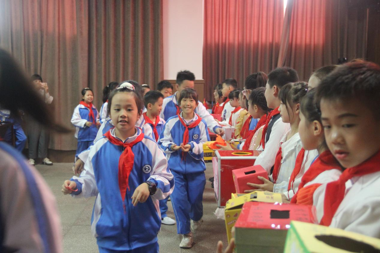 城區(qū)二小舉行愛(ài)國(guó)主題演講比賽