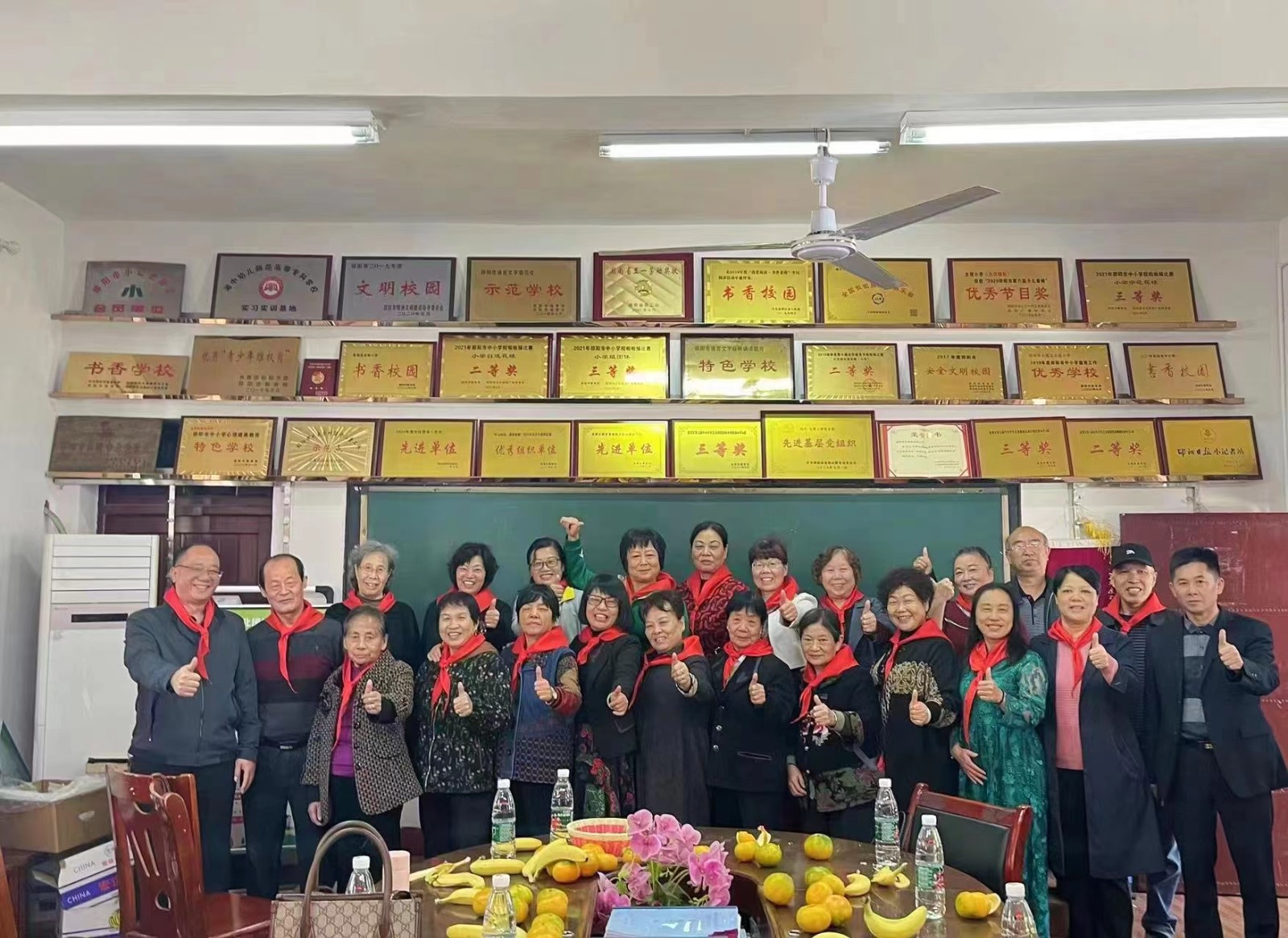 北塔小學(xué)：情暖重陽 愛在北塔