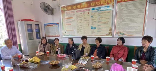 塘渡口鎮(zhèn)第二完全小學(xué)開展重陽(yáng)節(jié)活動(dòng)