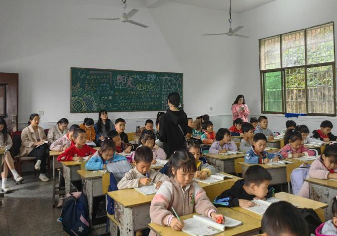 青藍相濟，攜手同輝