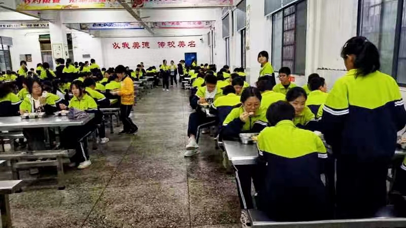 文明排隊，守護“食”光