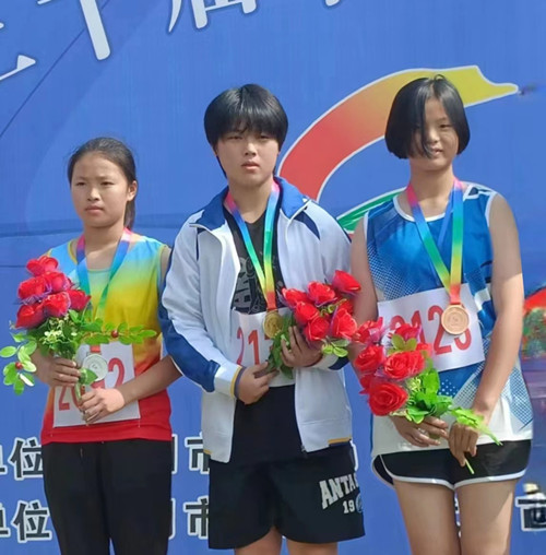 玉中健兒顯身手，勇闖市賽獲金牌