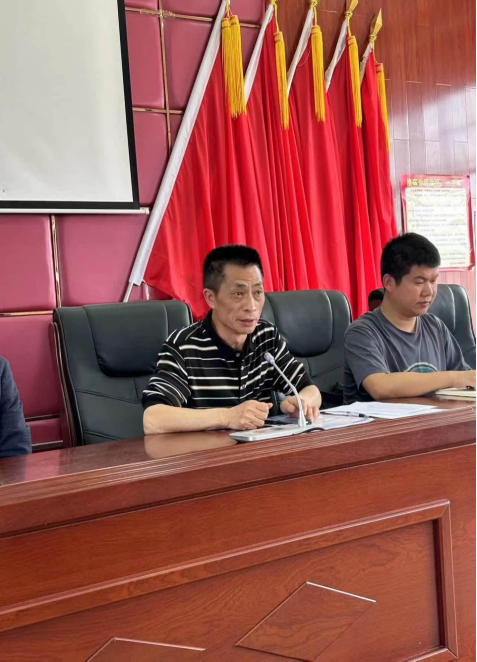 白倉鎮(zhèn)中心學校開展聯(lián)合教學視導活動（一） ——抓教師專業(yè)成長，促教育教學質(zhì)量提升