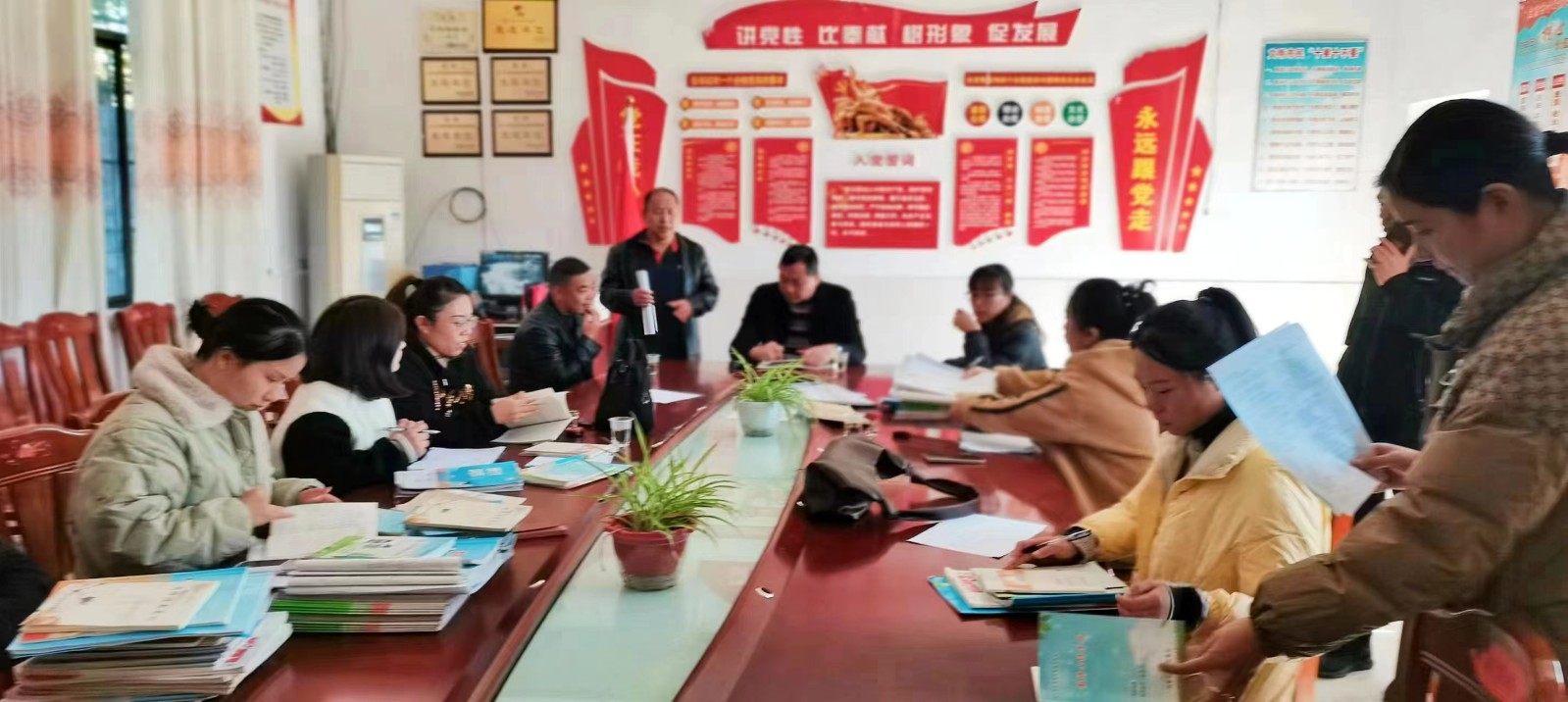 查常規(guī)工作，促質(zhì)量提升