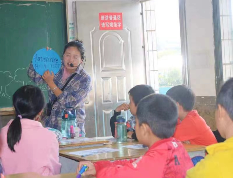 下花橋鎮(zhèn)中學(xué)優(yōu)化提質(zhì)“送教下鄉(xiāng)”與堡口小學(xué)開展校際互促活動(dòng)