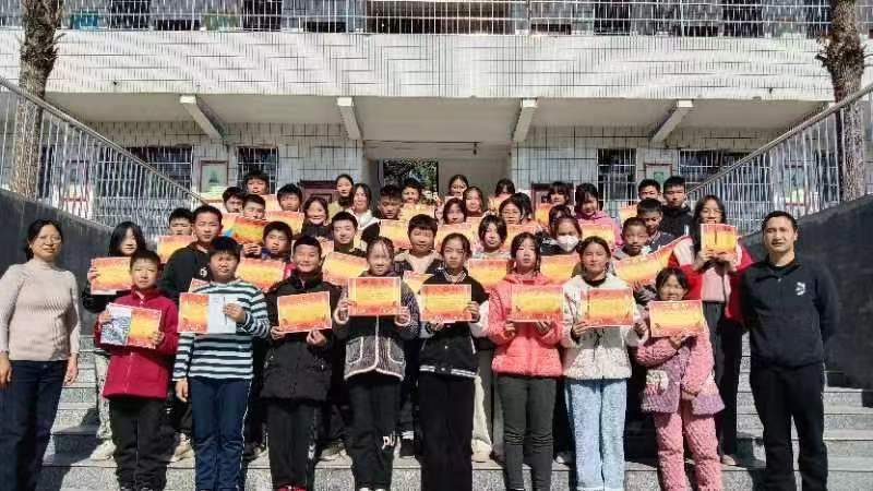 不墜凌云志，揚帆正當時