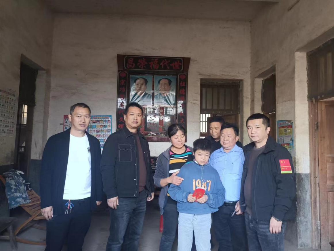 捐資助學(xué)鑄美德，情系特教暖人心