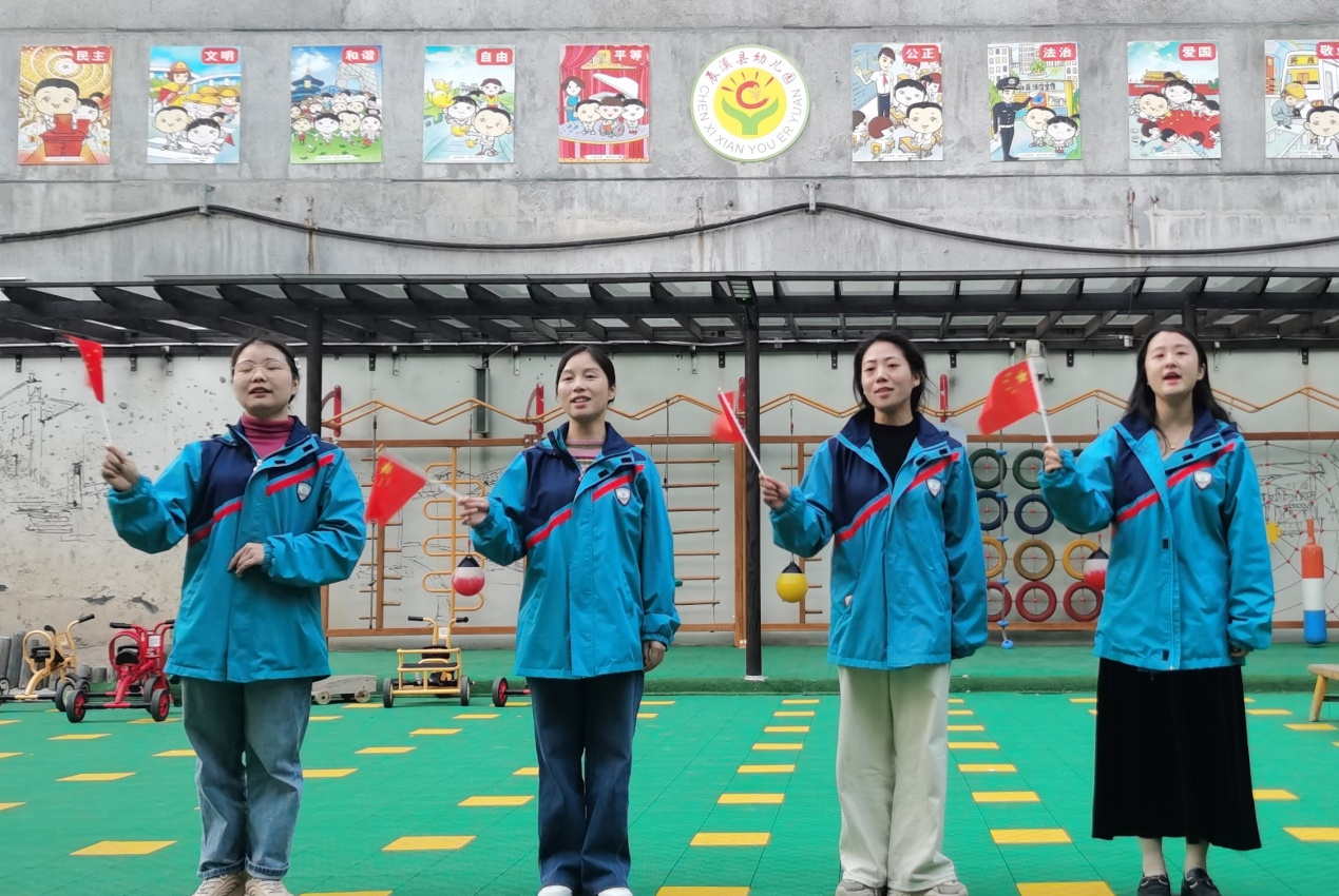 幼兒園教師唱紅歌，頌黨恩活動(dòng)火熱進(jìn)行中