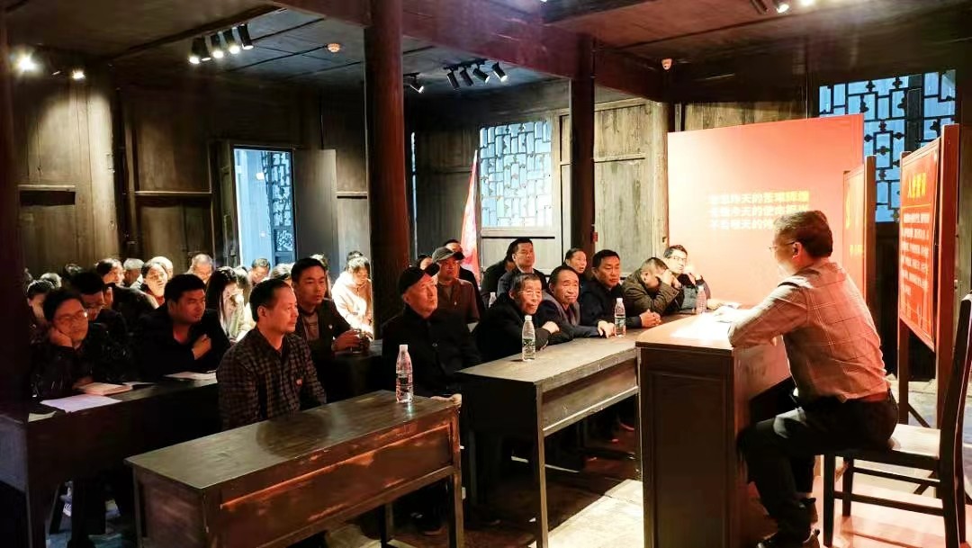 紅色傳承強(qiáng)黨性，凝聚力量建新功