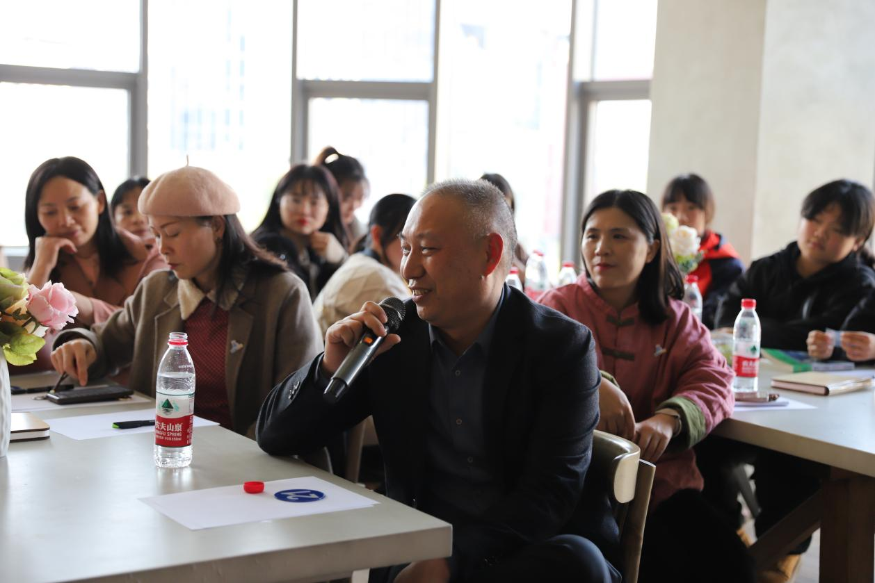 繁星讀書會開展第三期線下分享活動