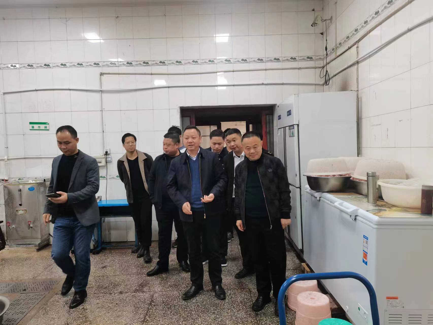 下花橋鎮(zhèn)中學(xué)經(jīng)得起副縣長的明查暗訪