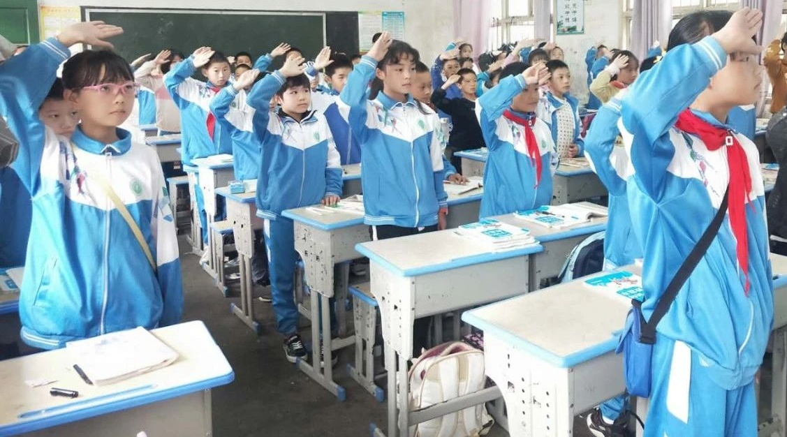 高沙鎮(zhèn)中心小學(xué)開展愛國主義主題班會活動