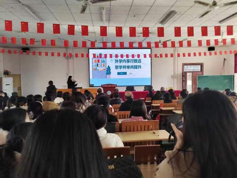 提燈引路，育夢(mèng)成光