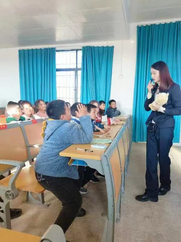 校際交流冬意暖，共學(xué)互促齊進步